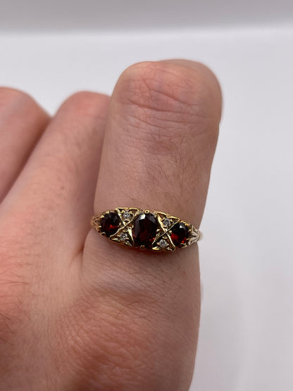 9ct gold garnet and diamond ring