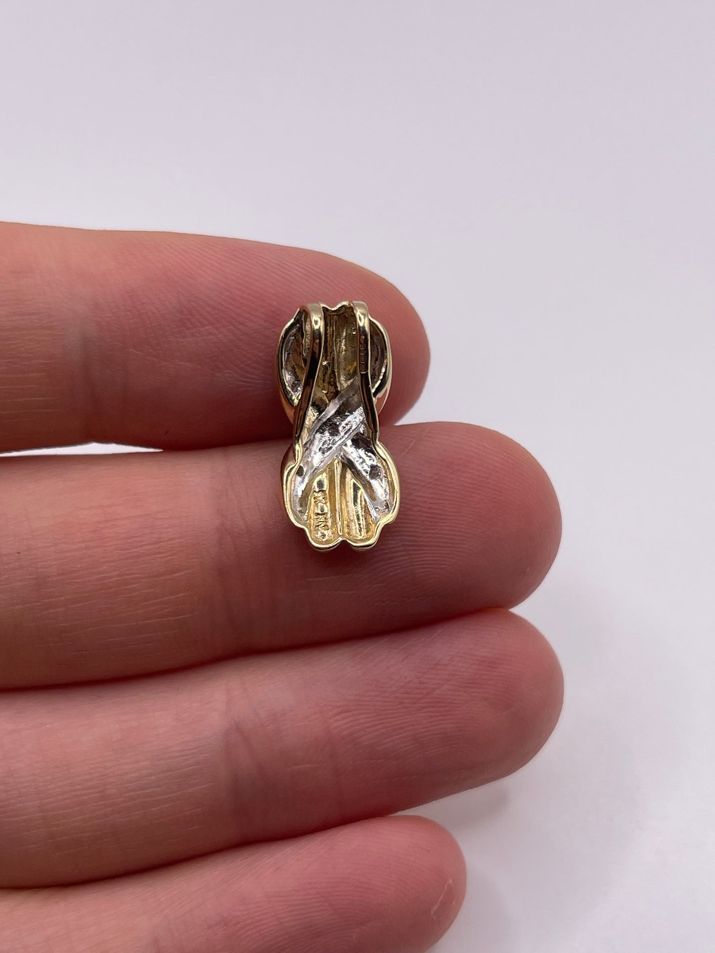 9ct gold diamond pendant
