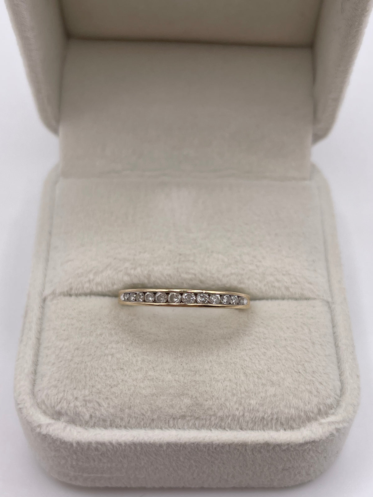 9ct gold diamond ring