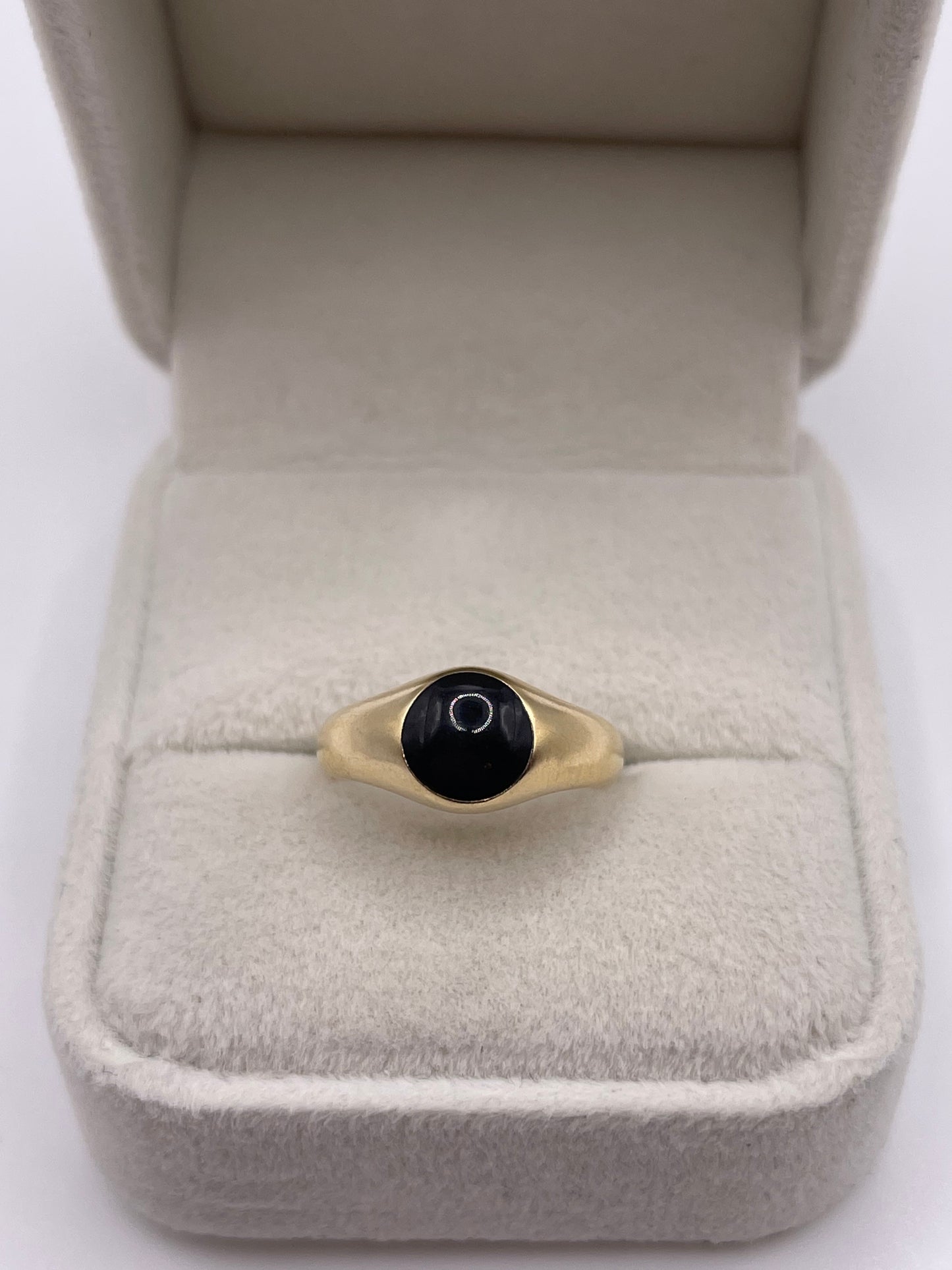 9ct gold onyx ring
