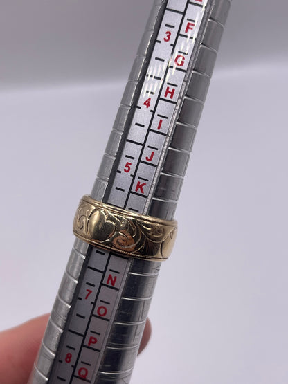 9ct gold patterned band