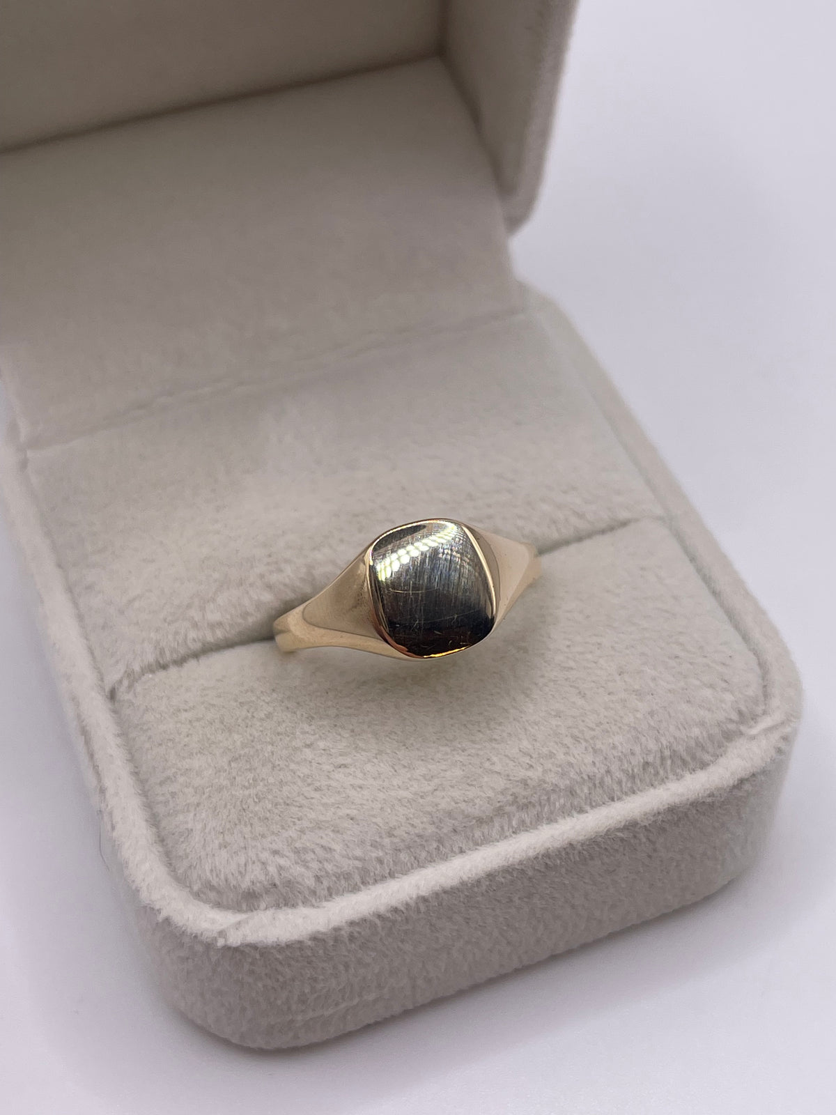 9ct gold signet ring