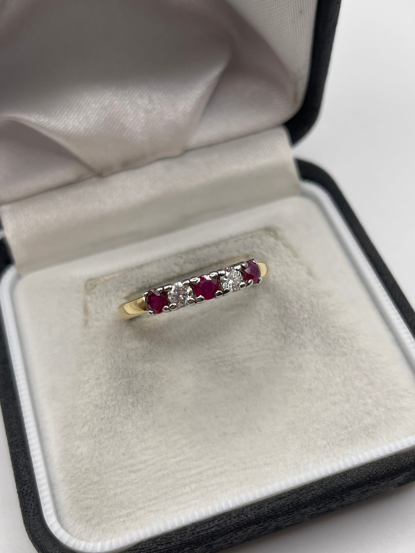 18ct gold ruby and diamond ring