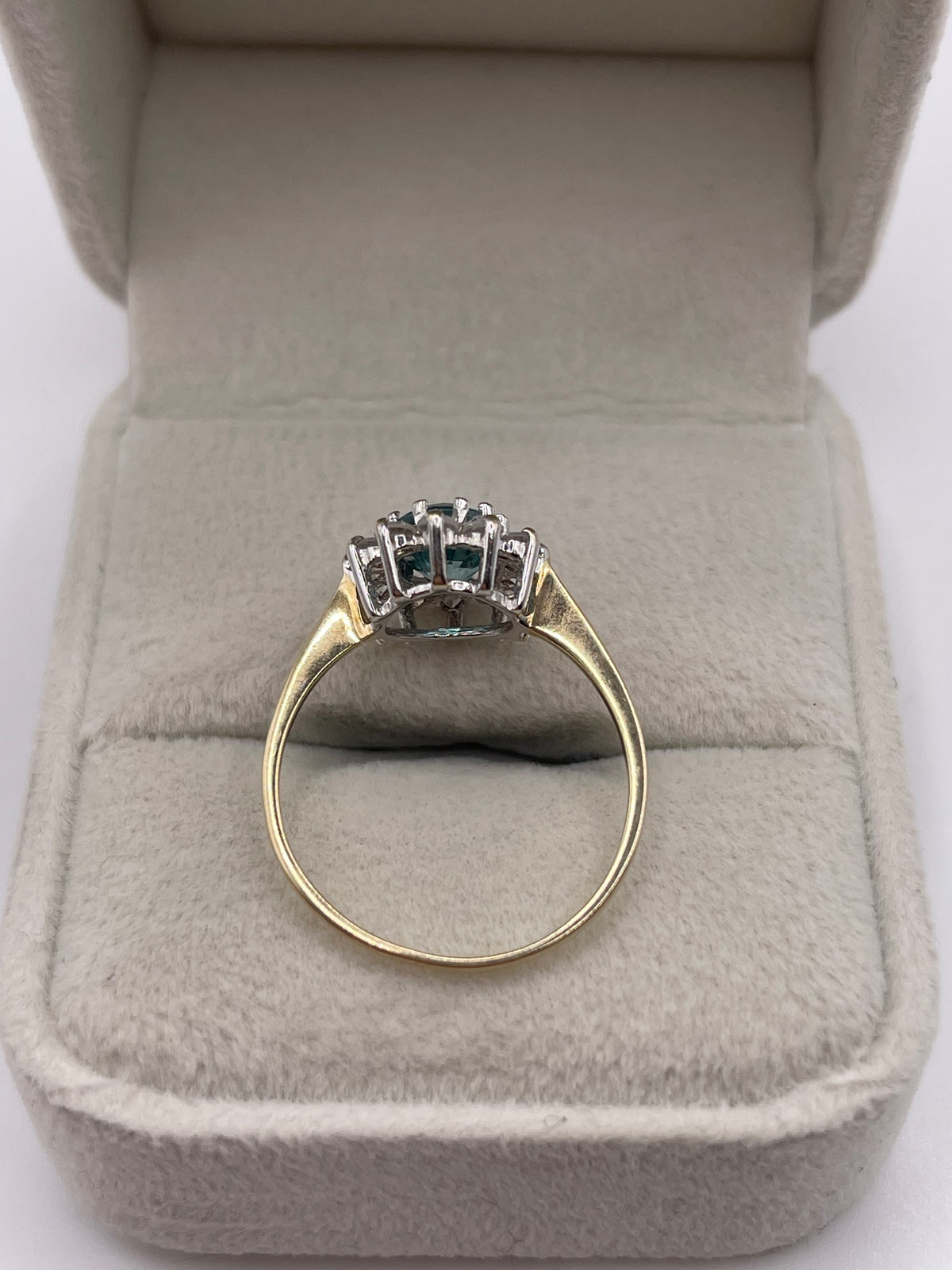 9ct gold topaz and cz ring