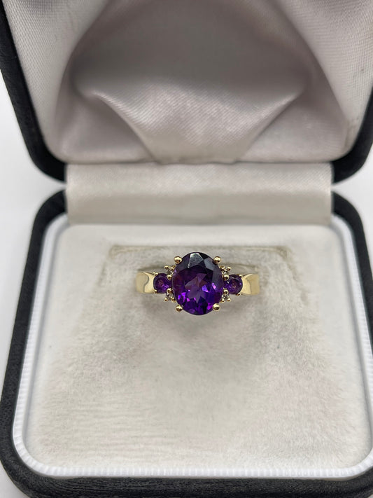 9ct gold amethyst and diamond ring