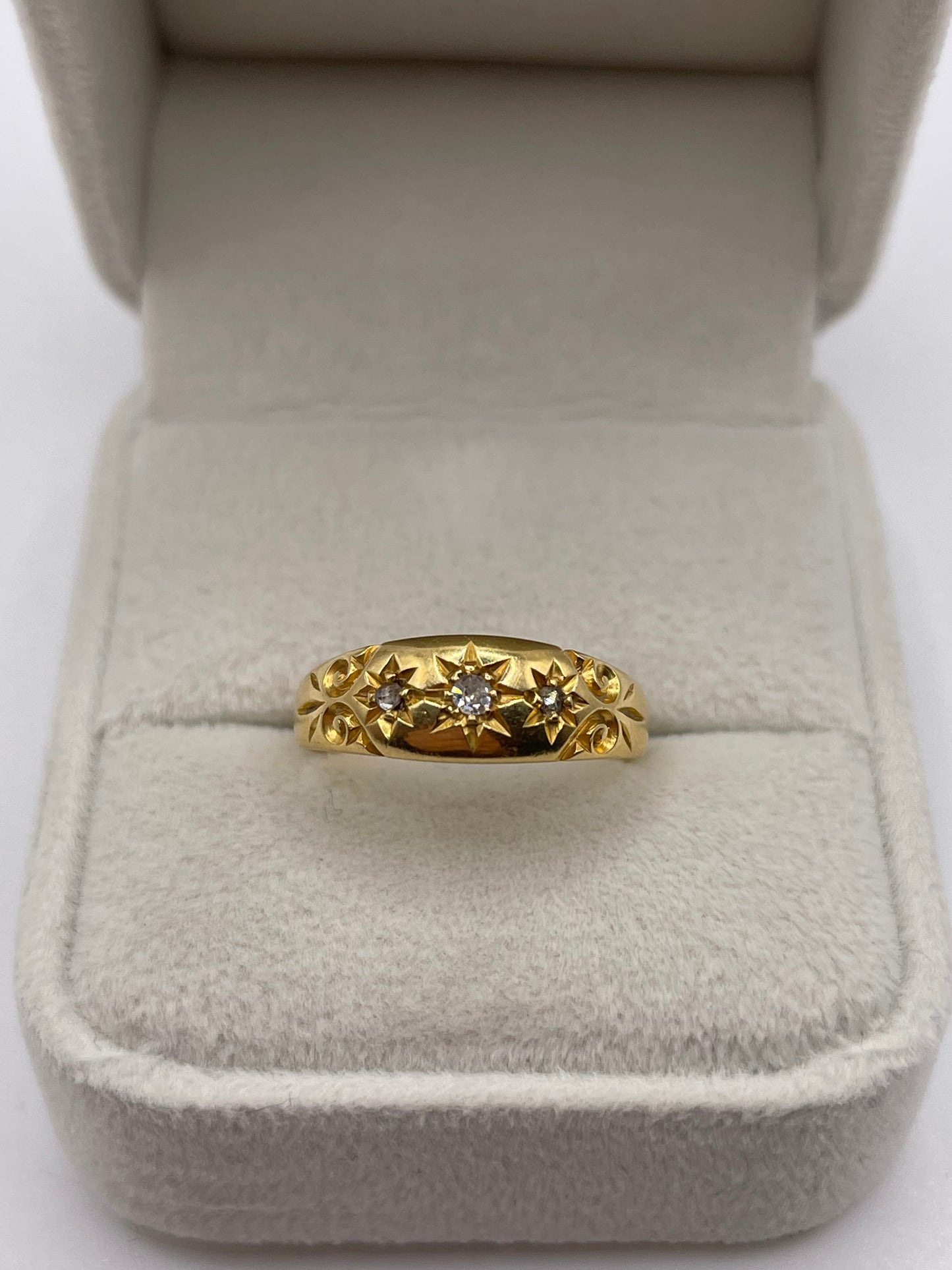 Antique 18ct gold diamond gypsy ring