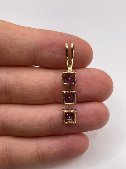 9ct gold iolite pendant