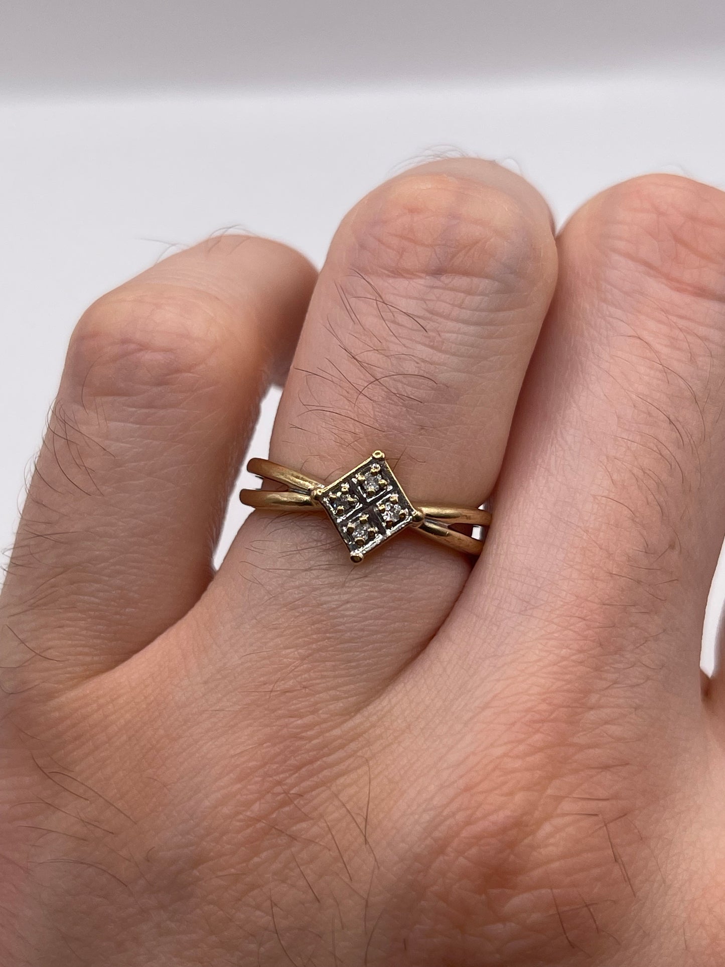 9ct gold diamond ring