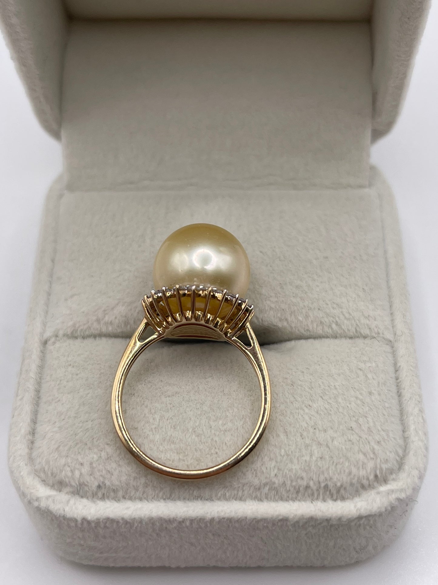9ct gold pearl and diamond ring