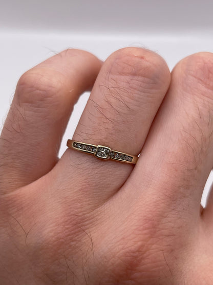 9ct gold diamond ring