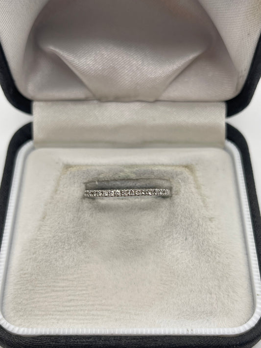 18ct white gold diamond ring