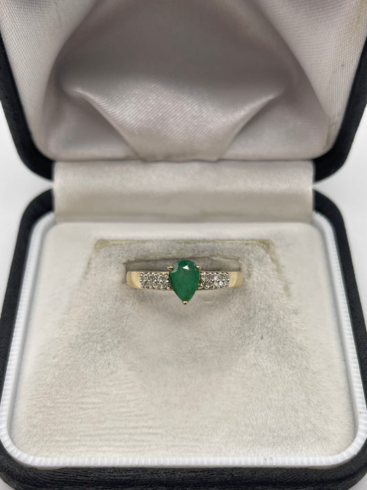 9ct gold emerald and diamond ring