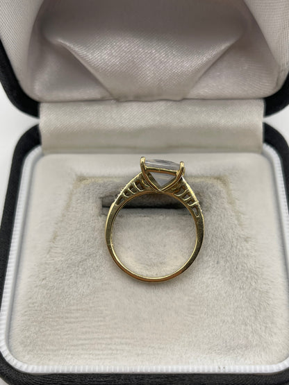 9ct gold quartz and diamond ring