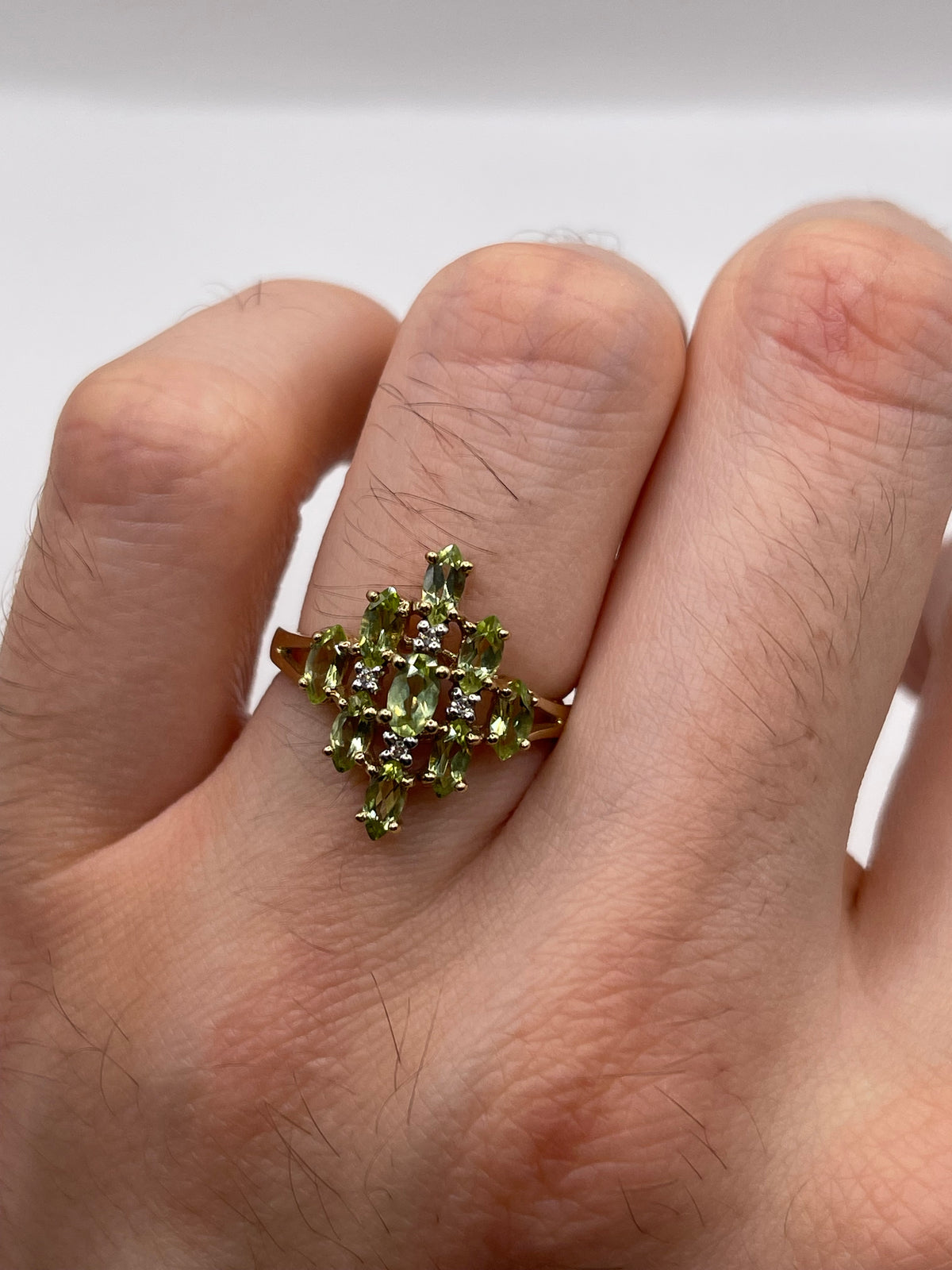 9ct gold peridot and diamond ring