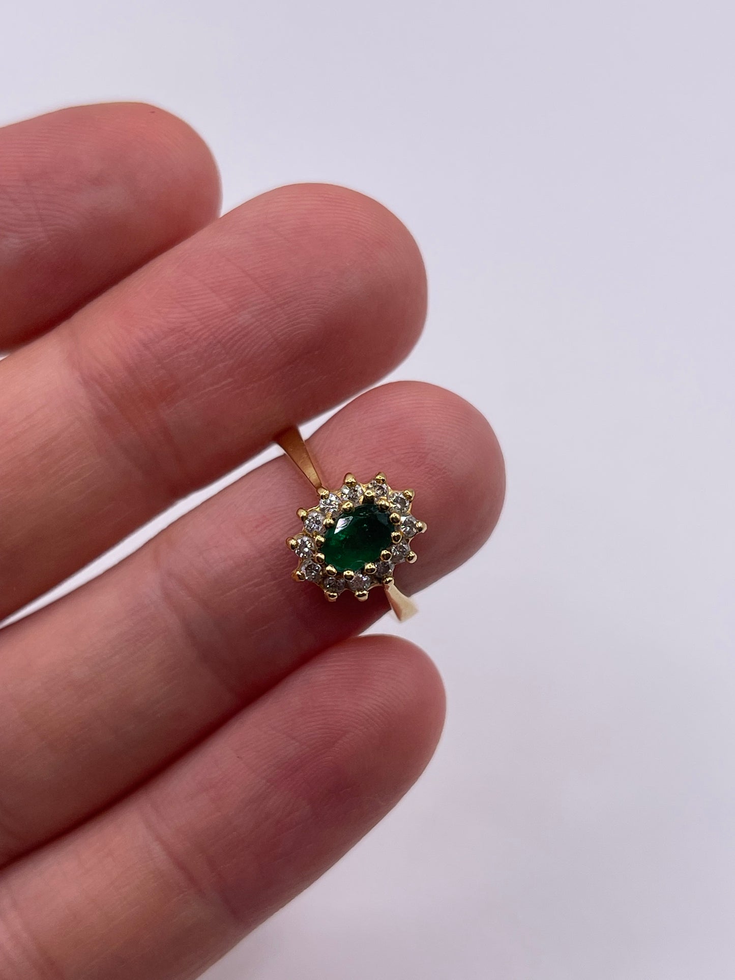 18ct gold emerald and diamond ring