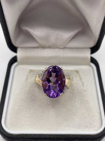 9ct gold amethyst and diamond ring