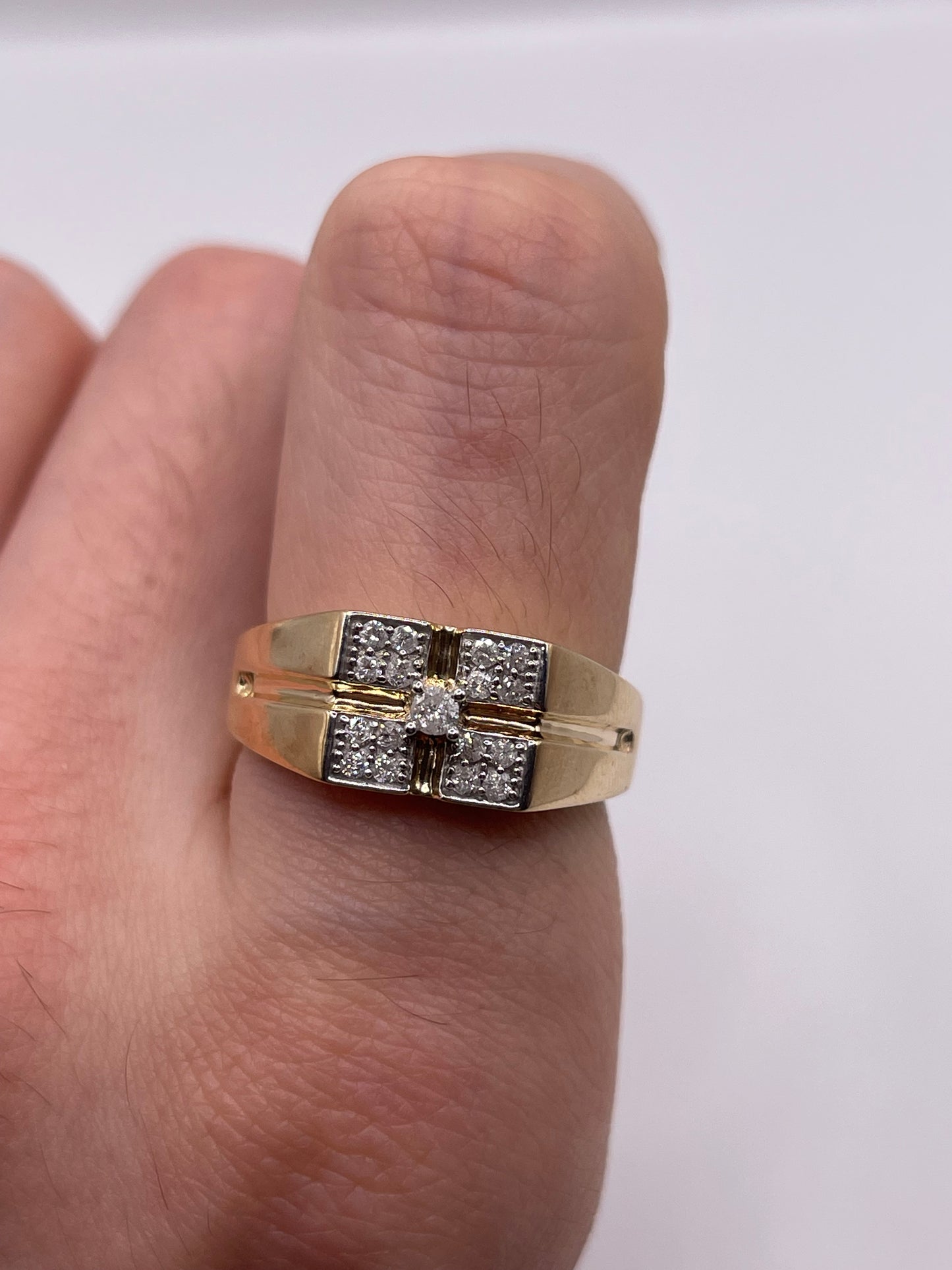 9ct gold diamond cluster ring