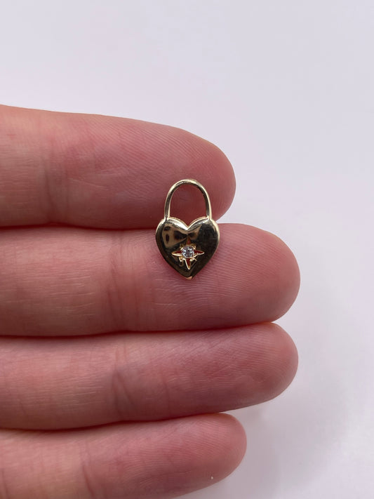 9ct gold blue topaz heart pendant