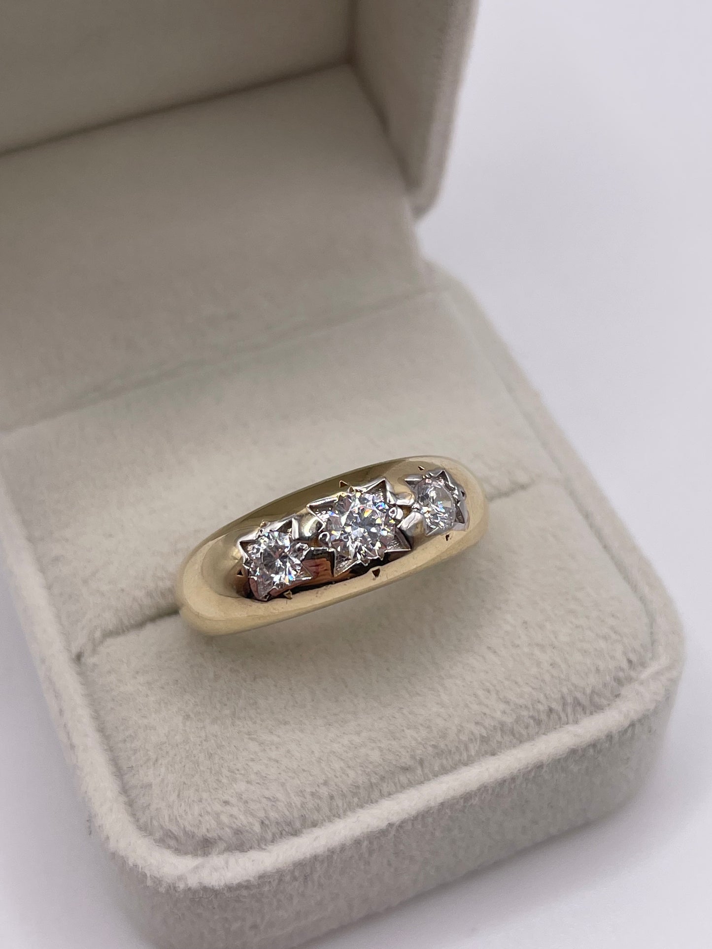 9ct gold cz gypsy ring
