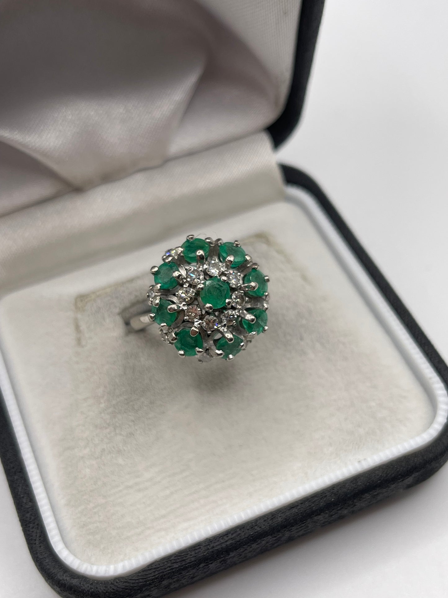 18ct white gold emerald and diamond ring