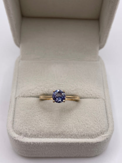 9ct gold tanzanite and emerald ring