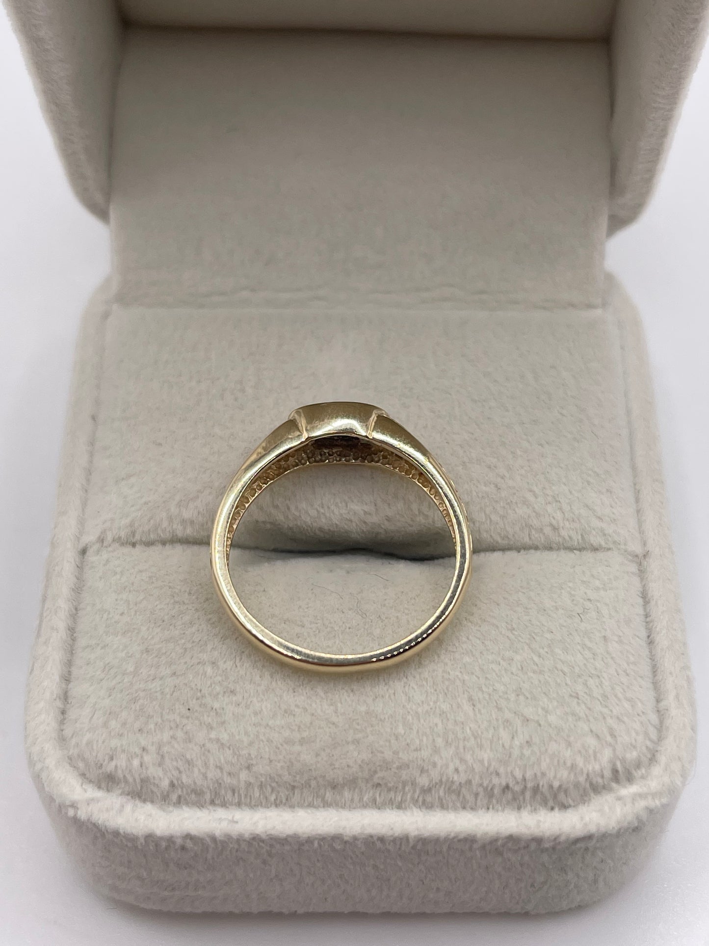 9ct gold onyx ring