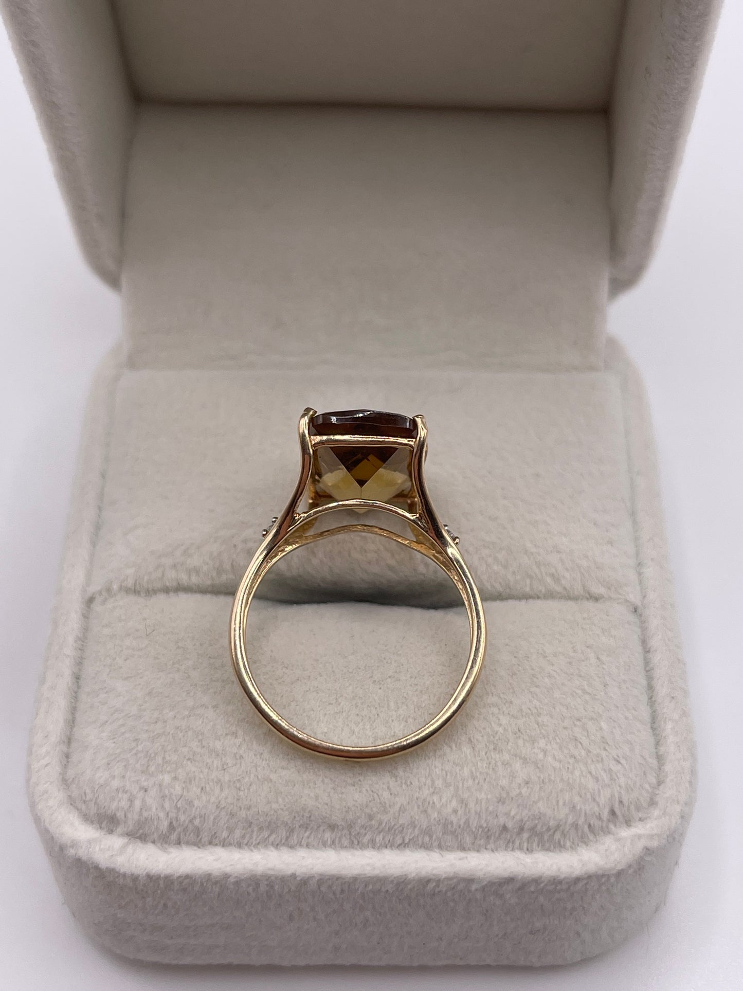 9ct gold quartz and diamond ring