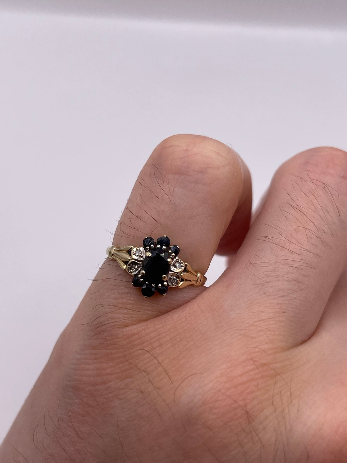 9ct gold sapphire and diamond ring