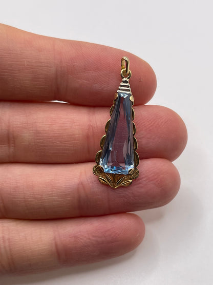 14ct gold synthetic spinel pendant