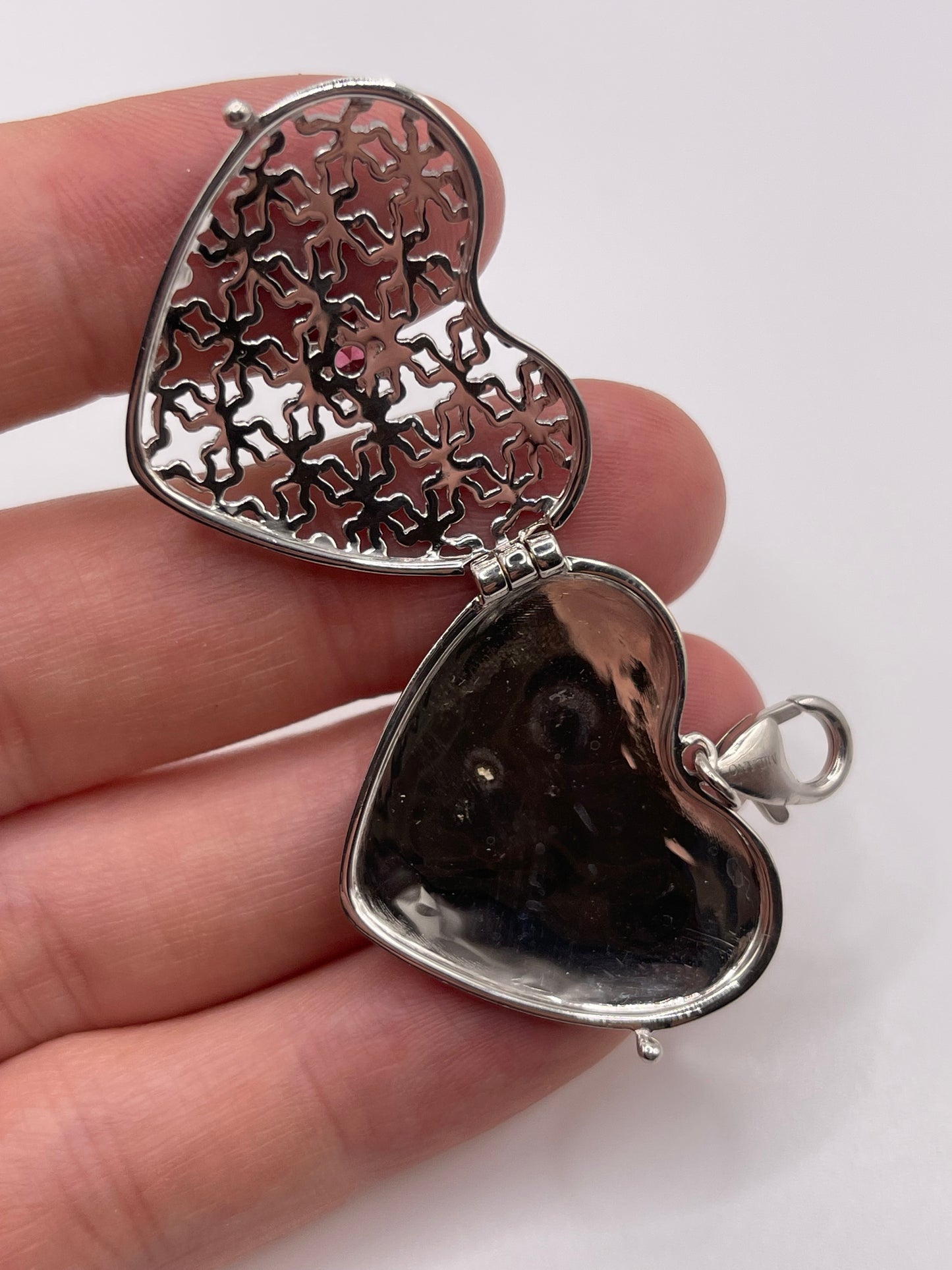 Silver garnet heart pendant