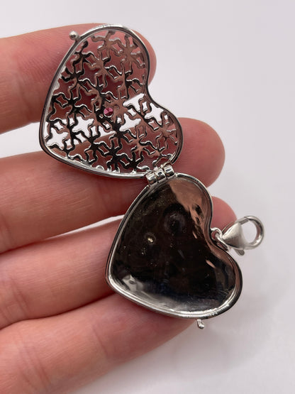 Silver garnet heart pendant