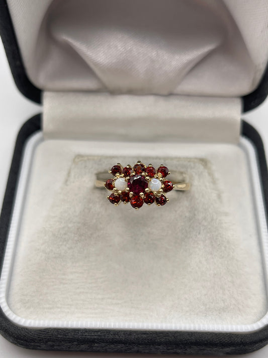 9ct gold garnet and opal ring