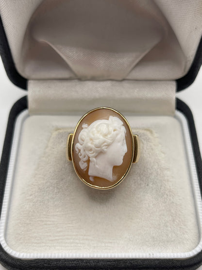 Antique 9ct gold cameo ring