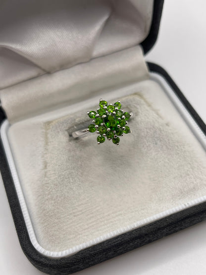 9ct white gold diopside cluster ring