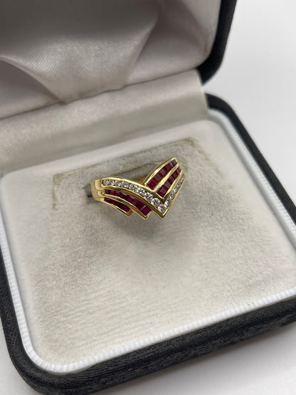 18ct gold ruby and diamond ring