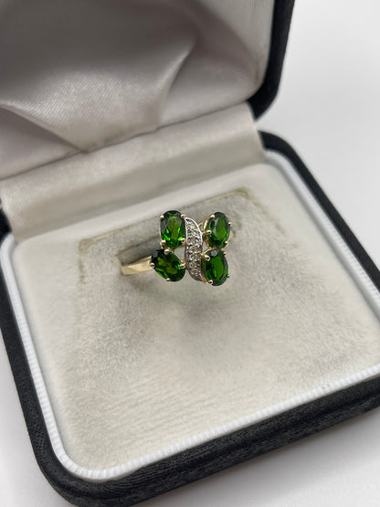 9ct gold diopside and diamond ring