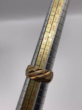 Load image into Gallery viewer, 9ct gold patterned band
