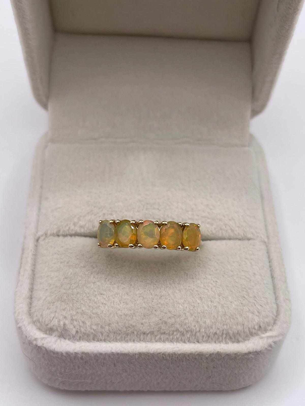 9ct gold opal ring