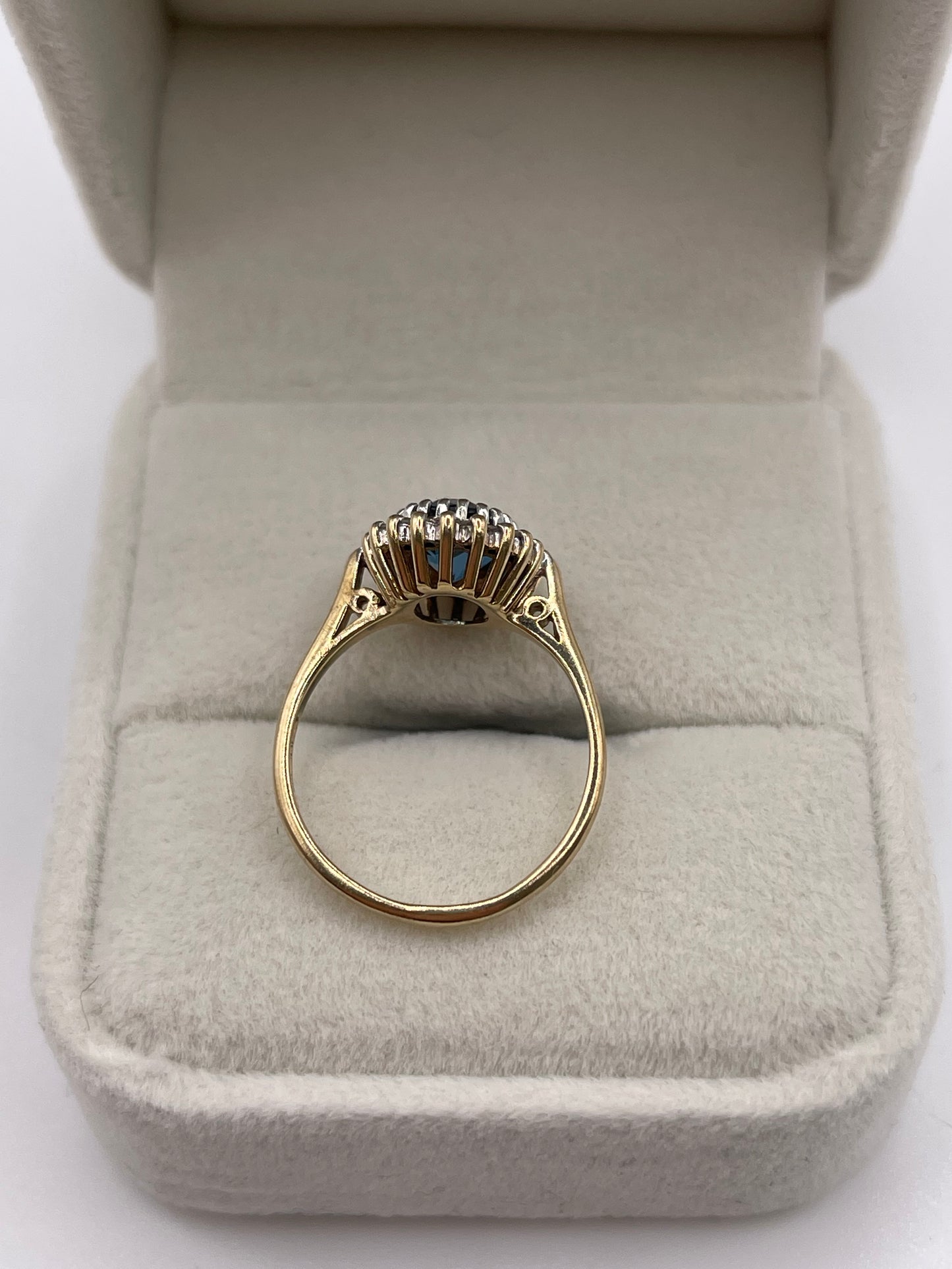 9ct gold topaz and diamond ring