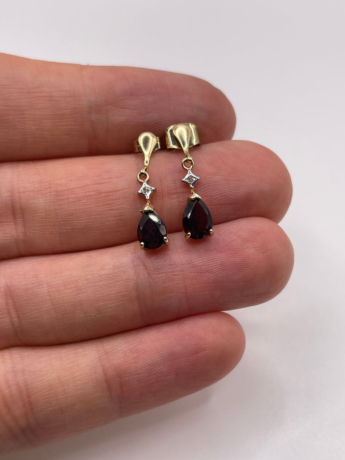 9ct gold garnet and diamond earrings