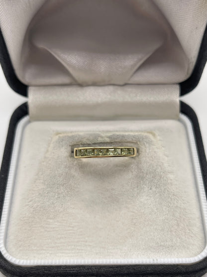 9ct gold peridot ring