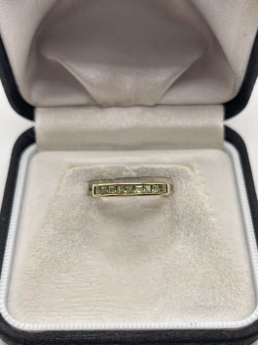 9ct gold peridot ring
