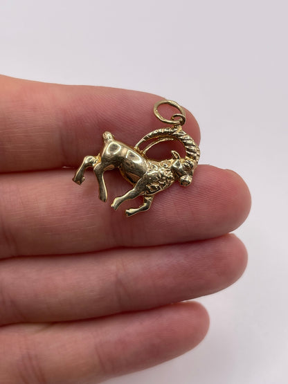 9ct gold Capricorn pendant