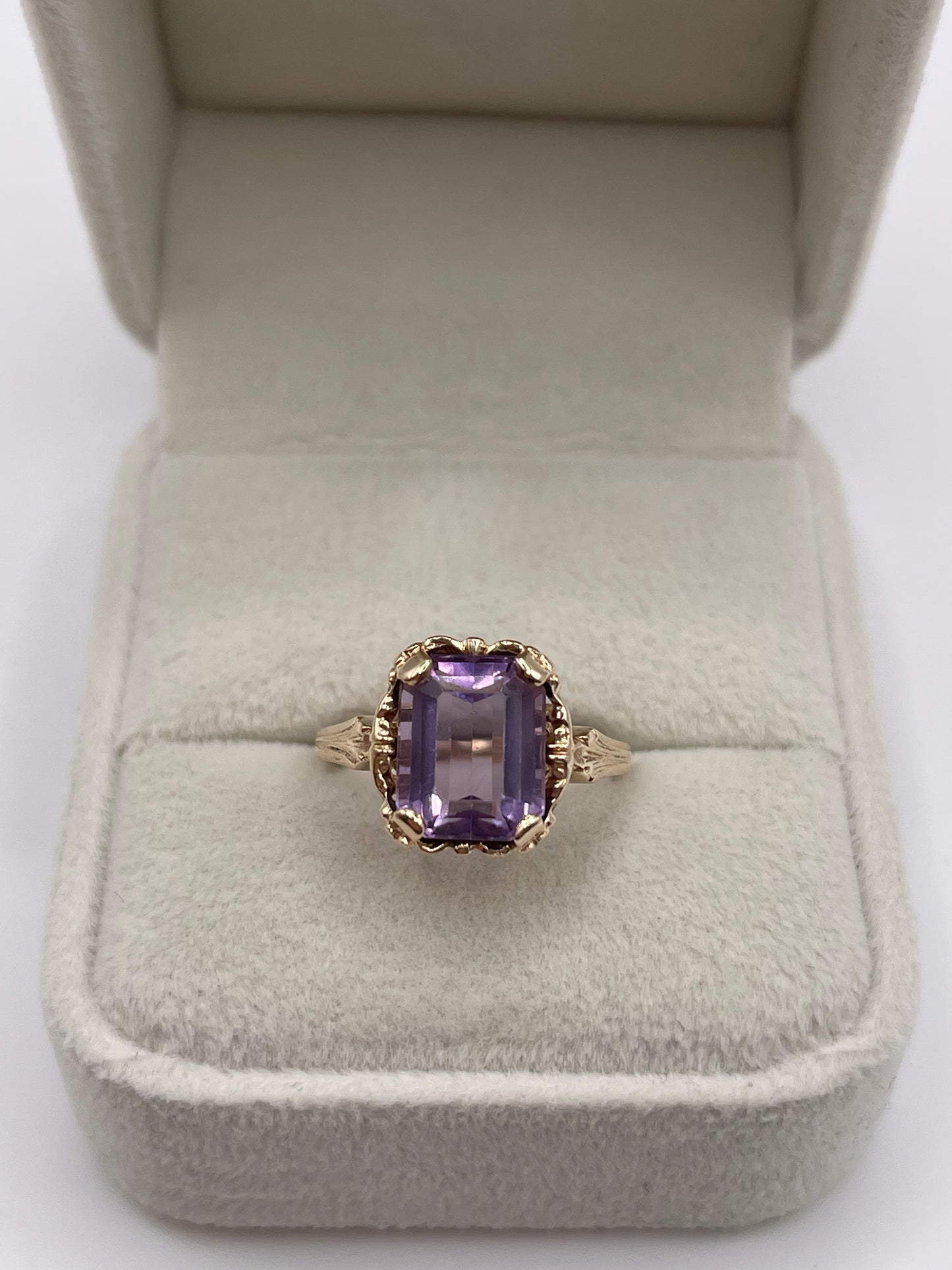 9ct gold amethyst ring