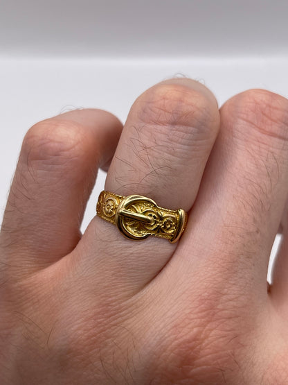 Antique 18ct gold buckle ring