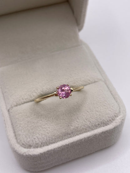 9ct gold quartz ring
