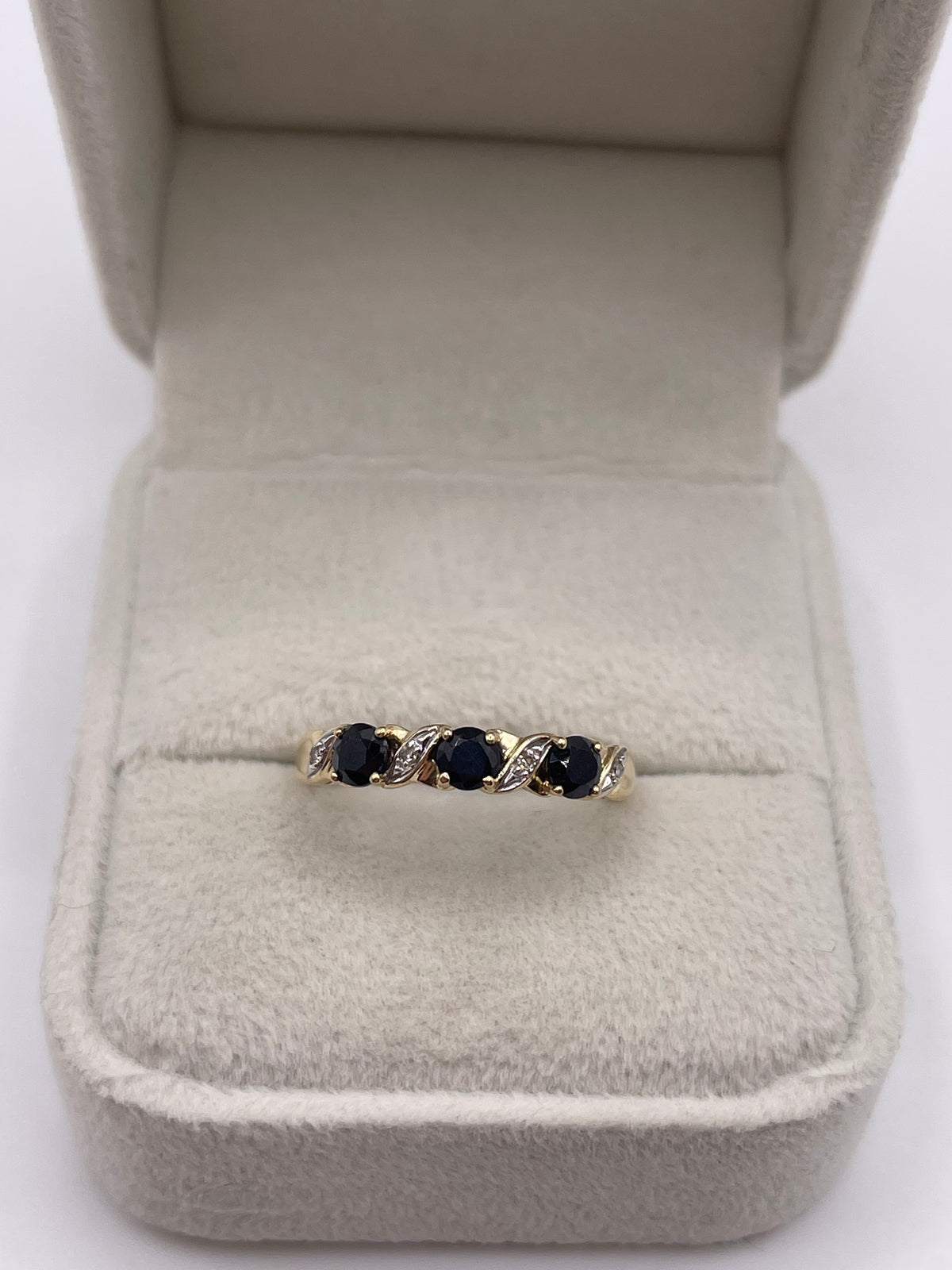 9ct gold sapphire and diamond ring