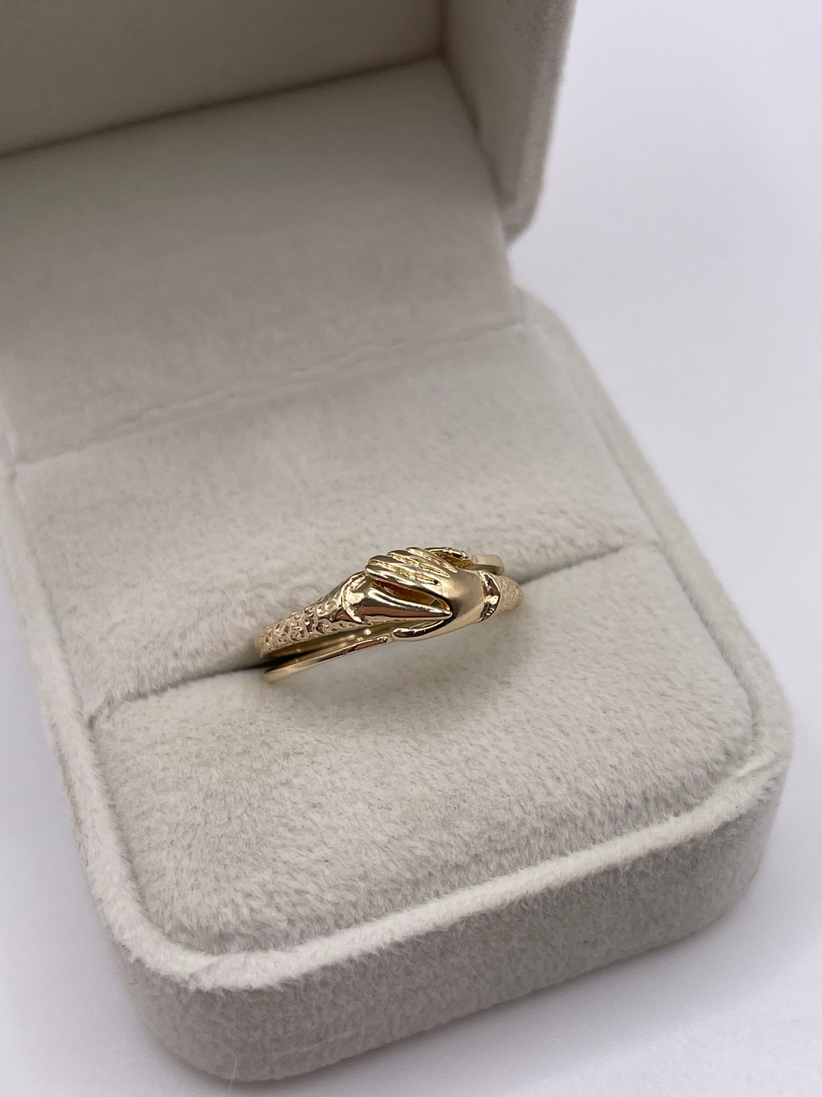 9ct gold Fede ring