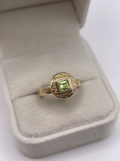 Clogau 9ct gold peridot ring