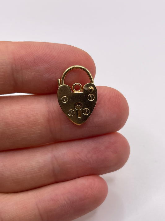 9ct gold padlock 1